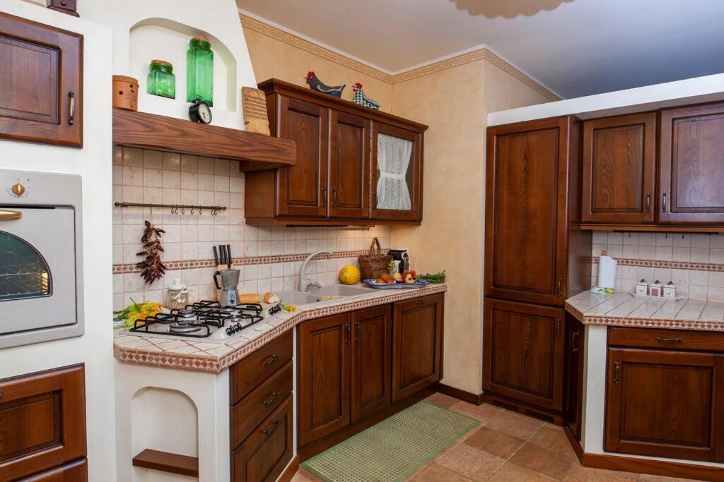 Spaziosa Villa Con Piscina E Giardino, Polignano A Mare Exterior foto